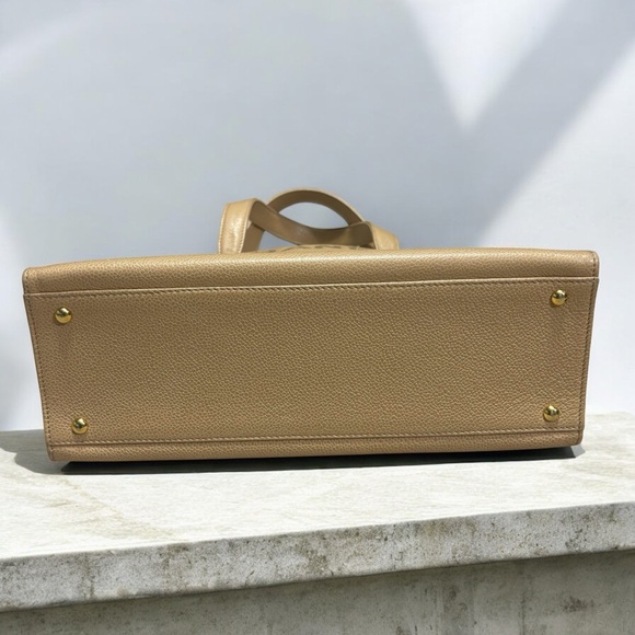 Vintage Caramel Caviar CHANEL Tote - Picture 11 of 13